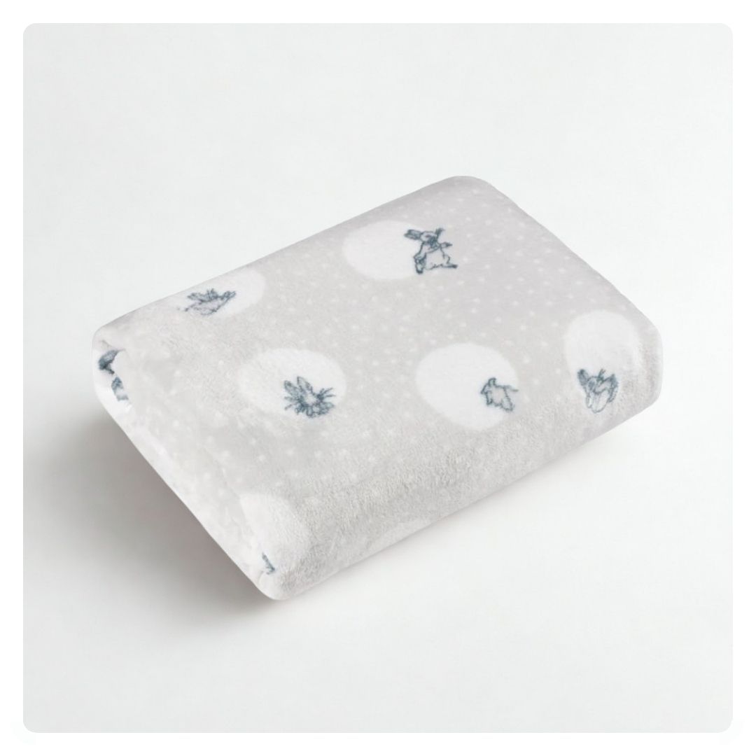 Peter Rabbit Spot Me 130 x 150cm Throw