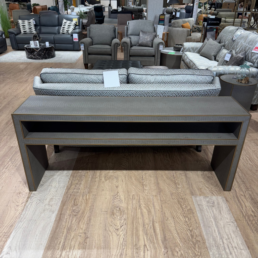 Classio Console Table 