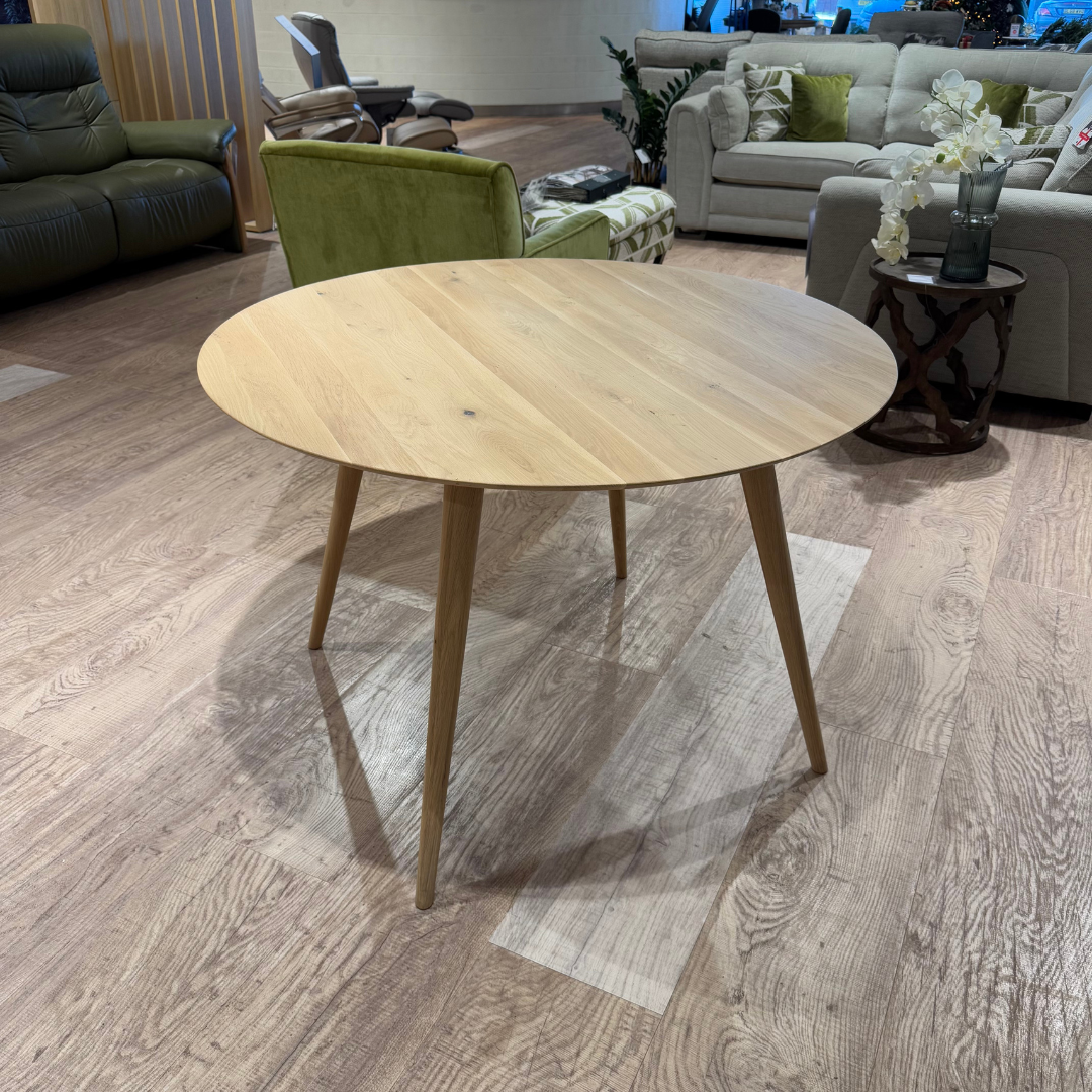 Balto Dining Table 