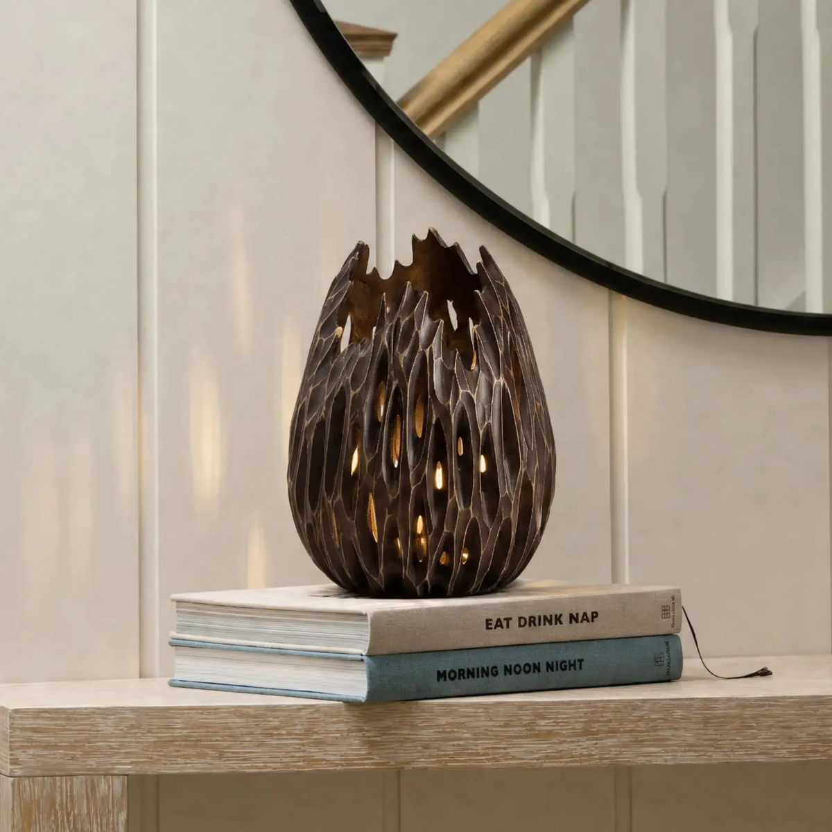 Tiaga Lamp